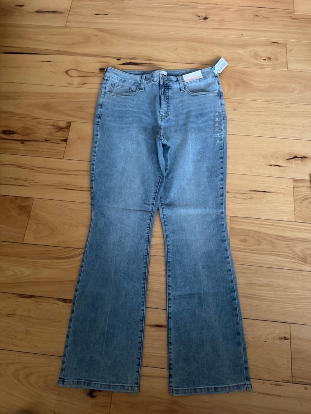 MAURICES EVERFLEX Light Blue Women's slim boot Jeans